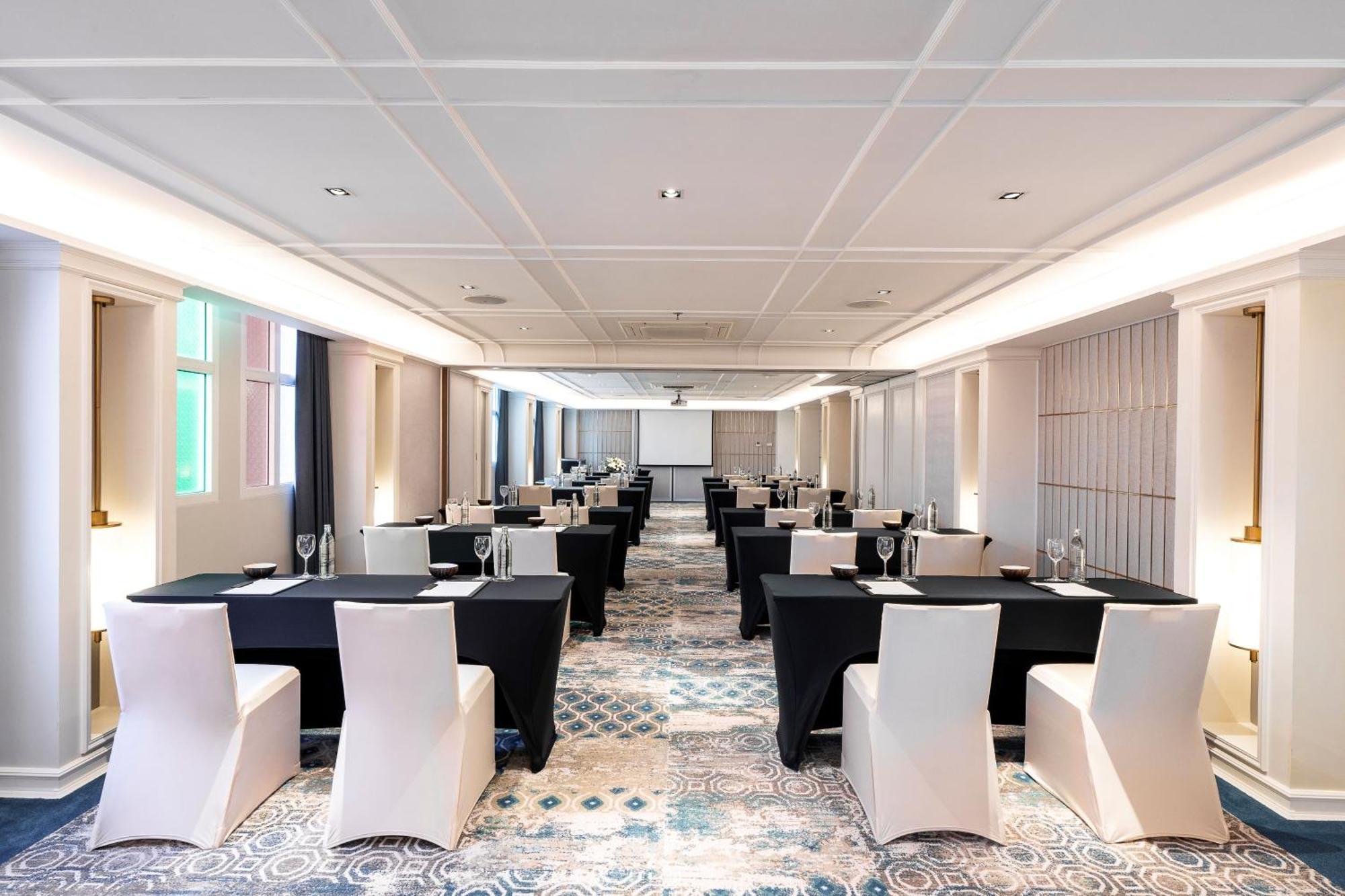 Moevenpick Myth Hotel Patong Phuket Exterior photo Meeting room
