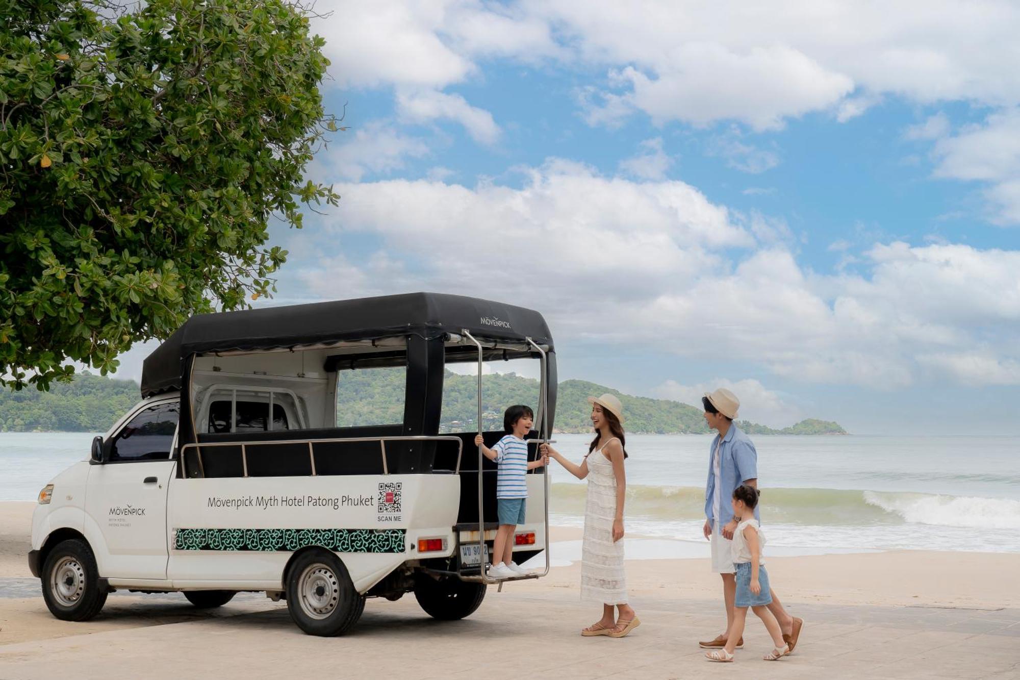 Moevenpick Myth Hotel Patong Phuket Exterior photo Family at the beach