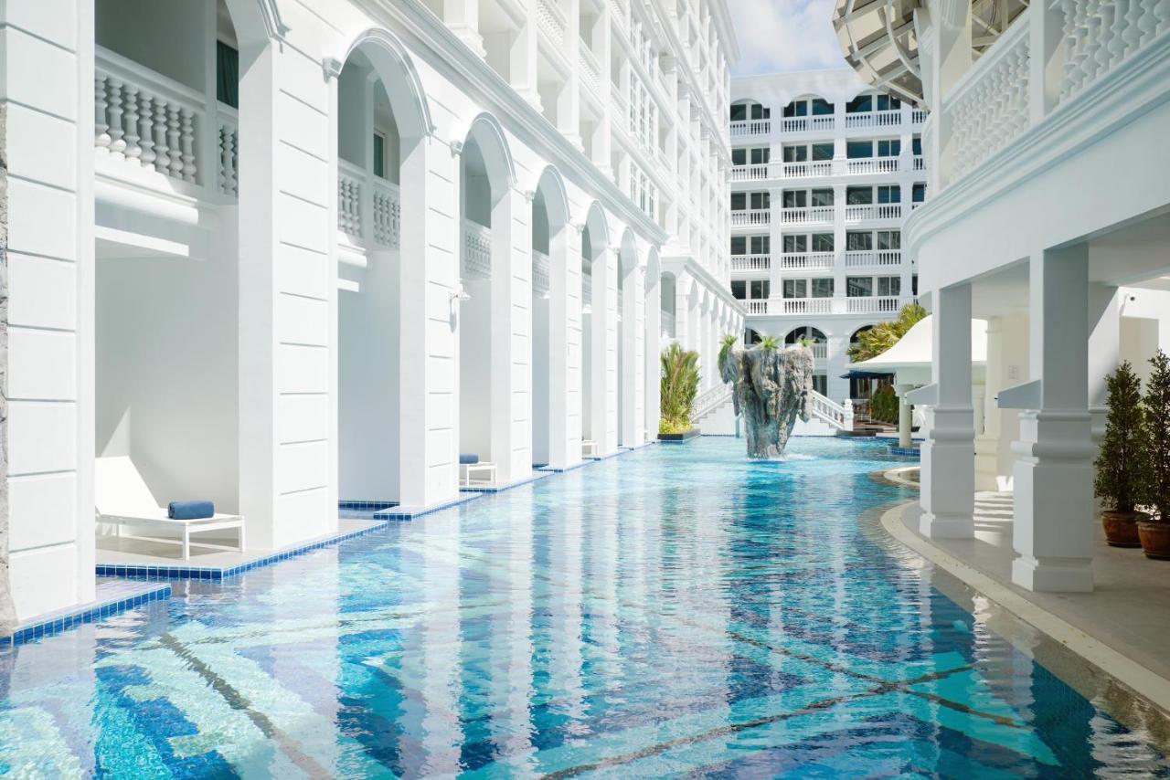 Moevenpick Myth Hotel Patong Phuket Exterior photo The pool at the E&O 88